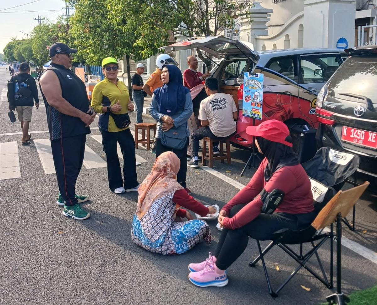 BPPKAD Kabupaten Blora memanfaatkan momentum Car Free Day (CFD) di Alun-alun Blora, Minggu (7/9/2025), untuk menggelar sosialisasi pajak daerah.