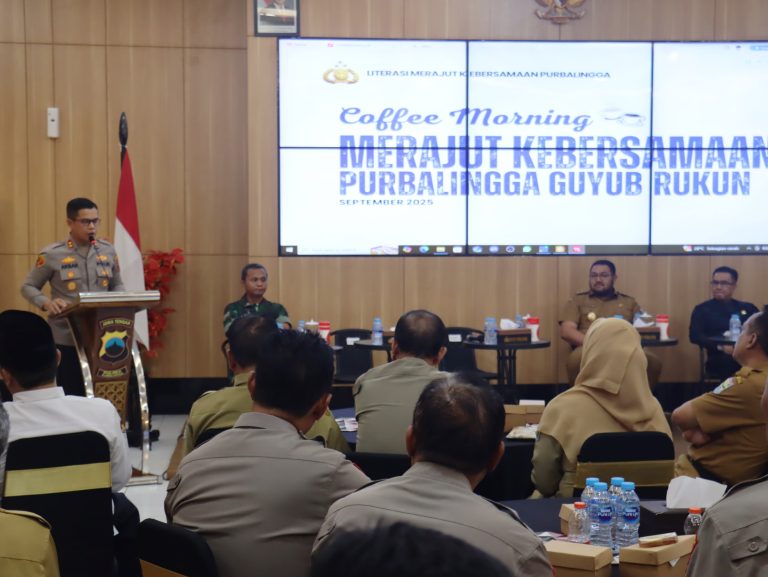 Polres Purbalingga menggelar kegiatan coffee morning bertajuk “Merajut Kebersamaan Purbalingga Guyub Rukun” di Aula Wicaksana Laghawa Mapolres Purbalingga, Senin (8/9/2025).