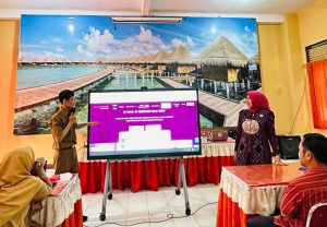 Penerapan teknologi papan interaktif digital (PID) program Prabowo Subianto di SMA Negeri 1 Cepu, Kabupaten Blora, Jawa Tengah