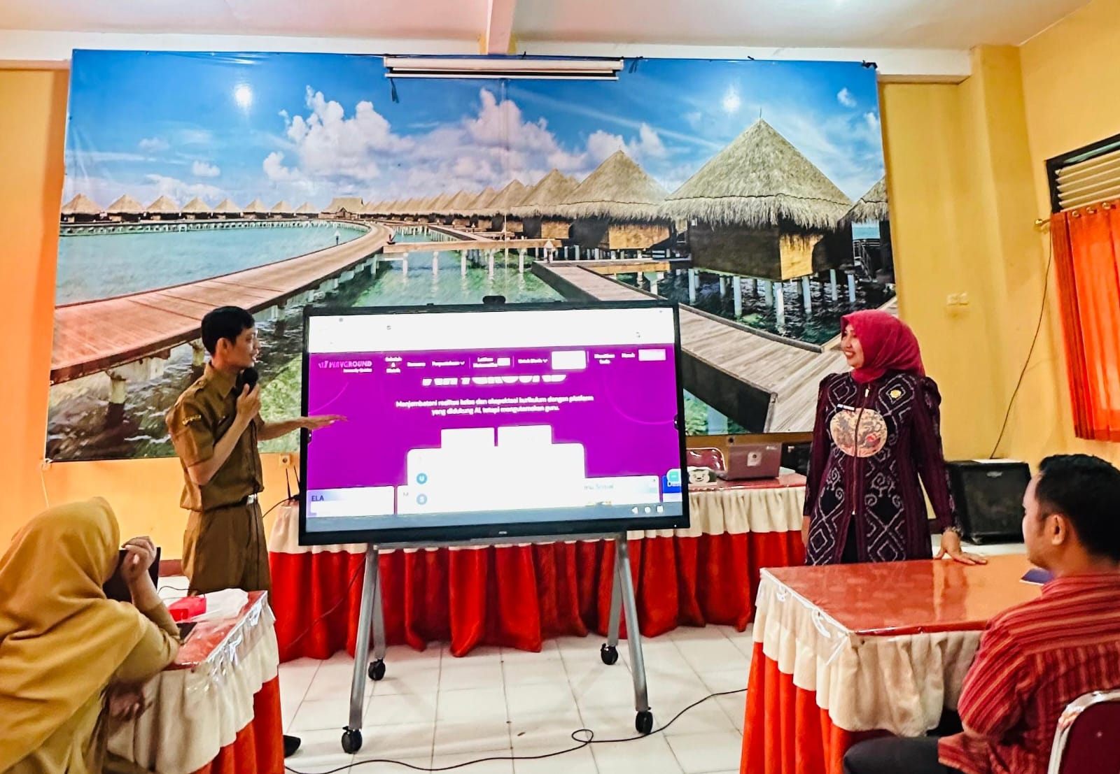 Penerapan teknologi papan interaktif digital (PID) program Prabowo Subianto di SMA Negeri 1 Cepu, Kabupaten Blora, Jawa Tengah