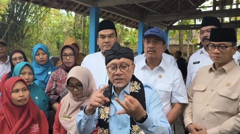 Menko Pangan Dorong SPPG Serap Produk Koperasi dan BUMDes