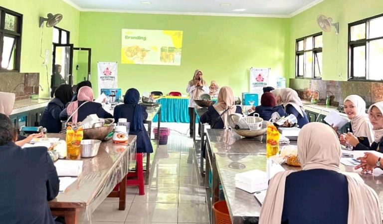 Mahasiswa Kebidanan Blora Poltekkes Kemenkes Semarang Kembangkan Puding Kacang Hijau untuk Dukung Pencegahan Anemia pada Remaja