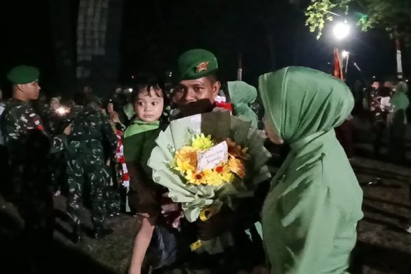 Hadapi Medan Berat Papua, 449 Prajurit Yonif 410/Alugoro Kembali ke Markas
