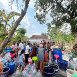 PMI Kabupaten Grobogan menyalurkan bantuan air bersih kepada warga terdampak kemarau.